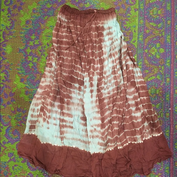 Gypsy tyedye skirt.