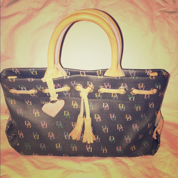 💖💖HP!💖💖 Dooney signature bag