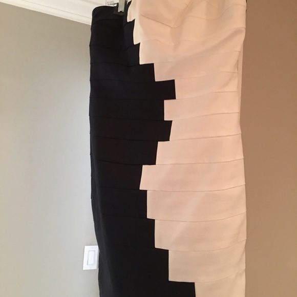 Black and White Colorblocked Dress - Picture 2 of 4