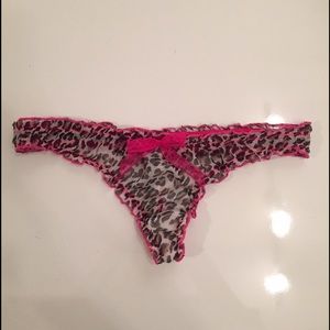 New‼️ Forever 21 Pink Cheetah Print Thong w/ Bow