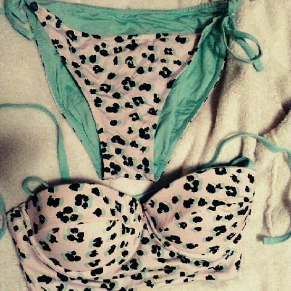 Bathing suit - Picture 2 of 2