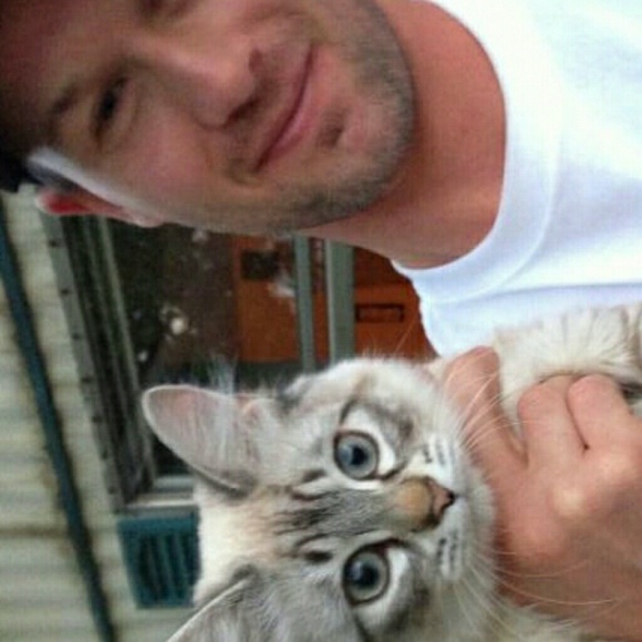 Meet your Posher, Dakota - Picture 4 of 4