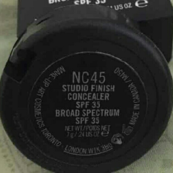 SOLD MAC Studio Finish Concealer - Picture 2 of 2