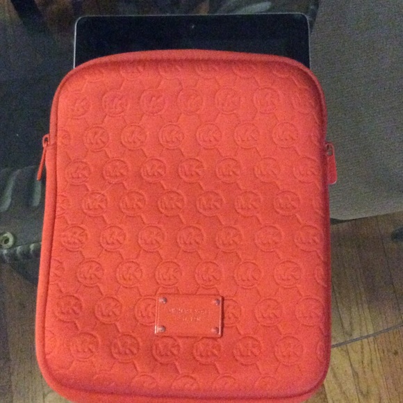 Ipad 2 + Mk Case - image 2