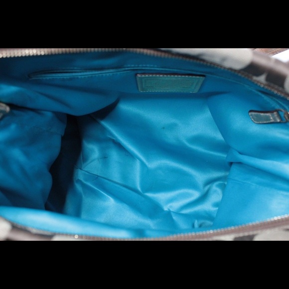 Coach Poppy Op Art Glam Tote in the Khaki/Gold - Picture 3 of 8