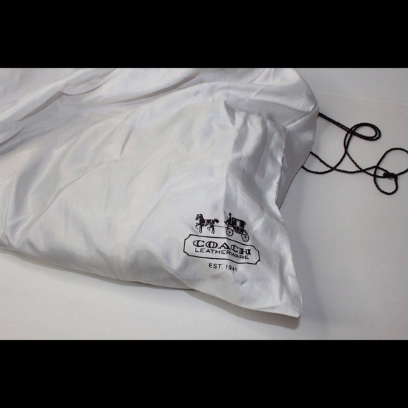 Coach Poppy Op Art Glam Tote in the Khaki/Gold - Picture 4 of 8