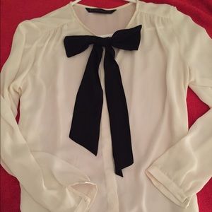 Classy trendy white blouse with black knot