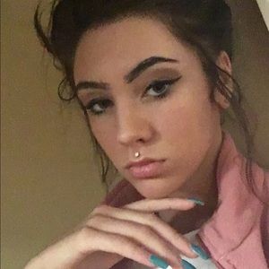 Meet your Posher, Ari