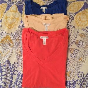 Bundle of 3 V-necks size 2x