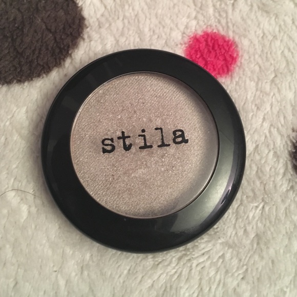 "Cloud" Stila Single Eyeshadow