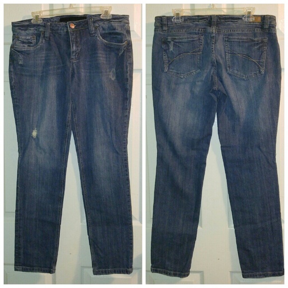 Distressed skinny jeans