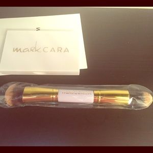 Maskcara 30 second HAC brush and Compact