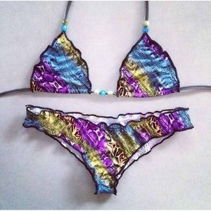 Animal print scrunch butt bikini