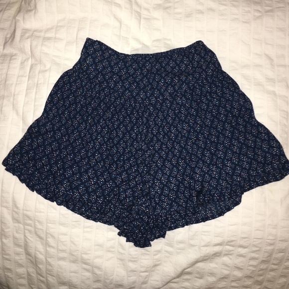 American Eagle loose shorts