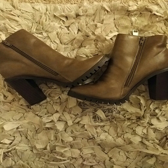 *Adorable Heeled Boots* Price Drop:)
