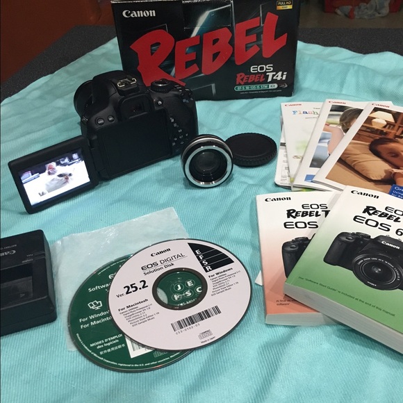SOLD 🎉New Canon Rebel T4i bundled DSLR camera!!