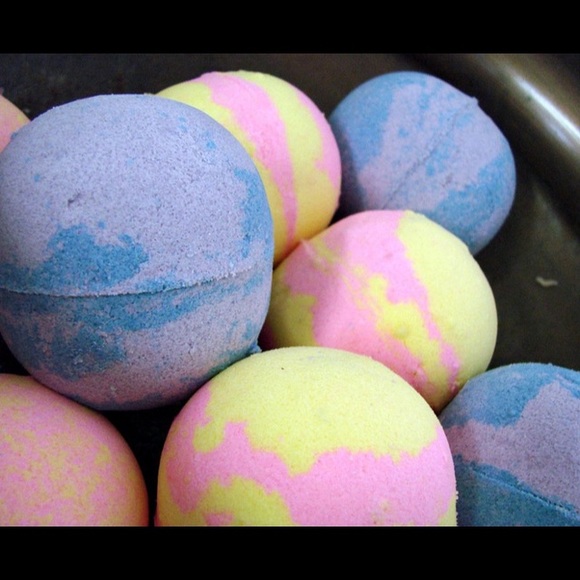 BATH BOMBS - Picture 3 of 3