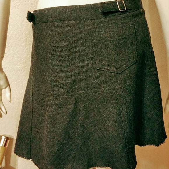 American Eagle Wool Skirt, mini, size 2 - Picture 4 of 4