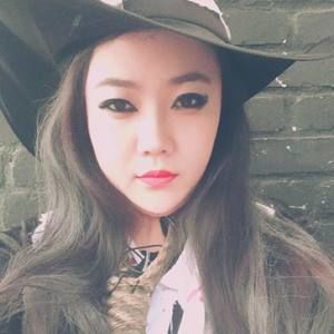 Meet your Posher, Ari