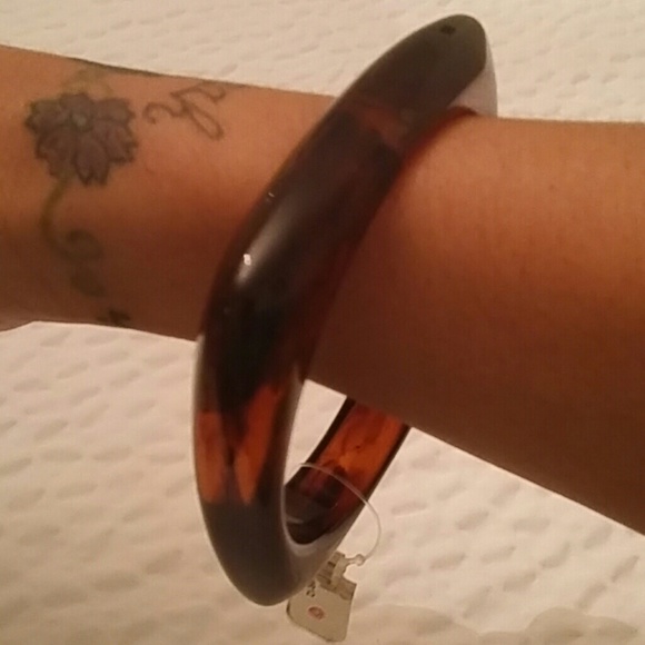 Classic Squared Bracelet - Picture 3 of 3