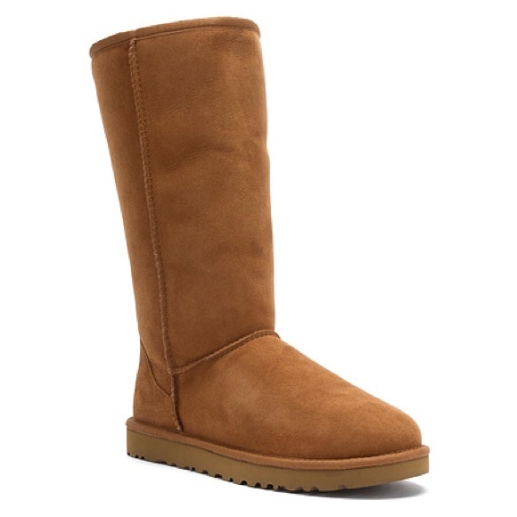 UGG//Tall Chestnut Boot//Size 10