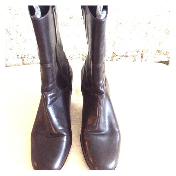 Cole Haan Low Heel Chocolate Leather Boots 9.5