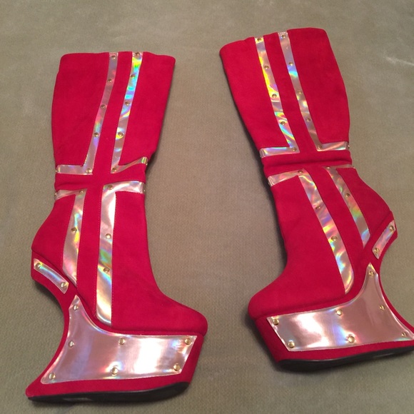 DARE TO BE DIFFERENT...😀