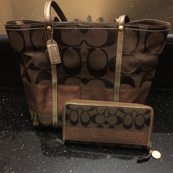 Brown Coach bag WITH matching wallet