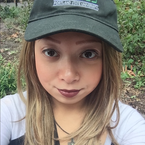 Meet your Posher, Krystal - Picture 2 of 3