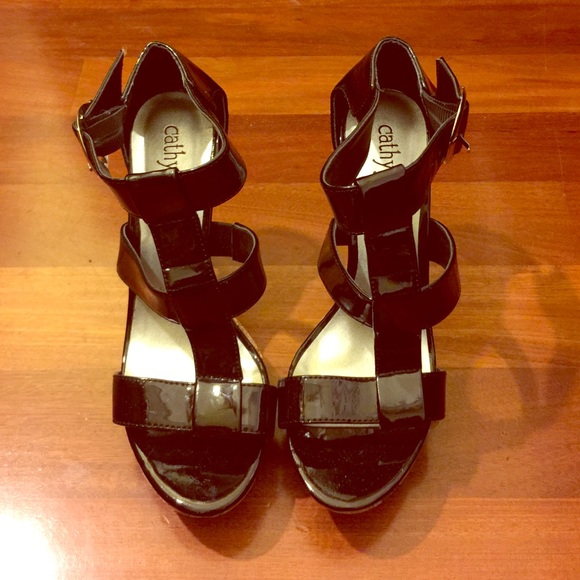 Brand New never worn Cathy Jeans strap heals.