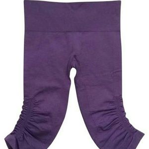 Lululemon in the flow crop II