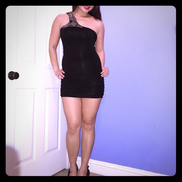 Black, formal, classy, cocktail, and affordable.