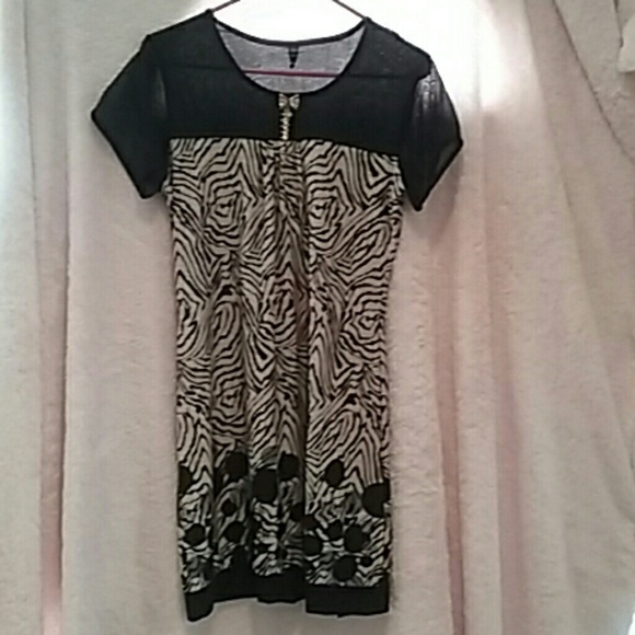 Nwt, Stretchy party dress, embellished bow