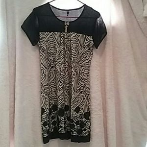 Nwt, Stretchy party dress, embellished bow