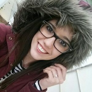 Meet your Posher, Lauren