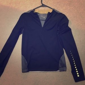 Nike lightweight long sleeve 1/2 zip
