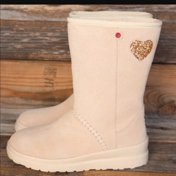 UGG Shoes - New Authentic Uggs cream w/ glitter heart & pocket