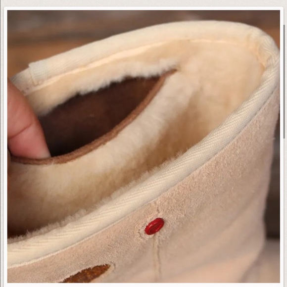 New Authentic Uggs cream w/ glitter heart & pocket - Picture 3 of 4