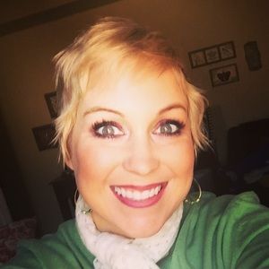 Meet your Posher, Naomi