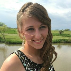 Meet your Posher, Carly