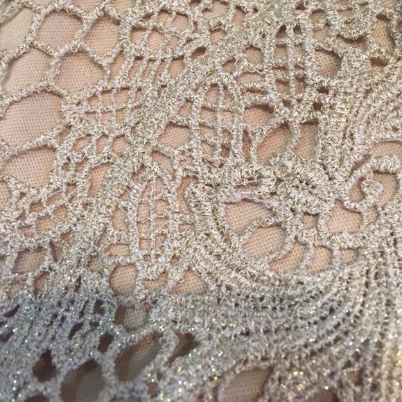 Gold crochet lace shorts - Picture 4 of 4