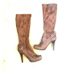 BCBG 7.5 never worn.