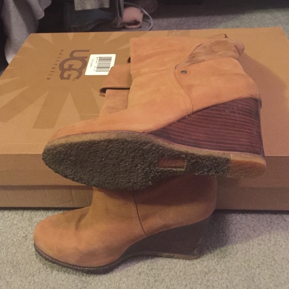 UGG W Ravenna Boots - Picture 3 of 3