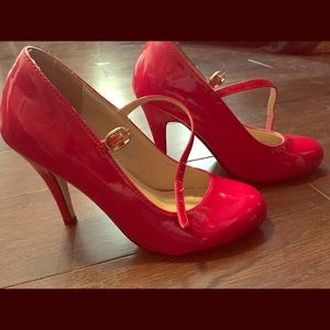 Red pin up heels size 6.5