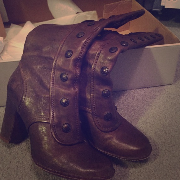 Frey Adrienne Button Boots style #77275