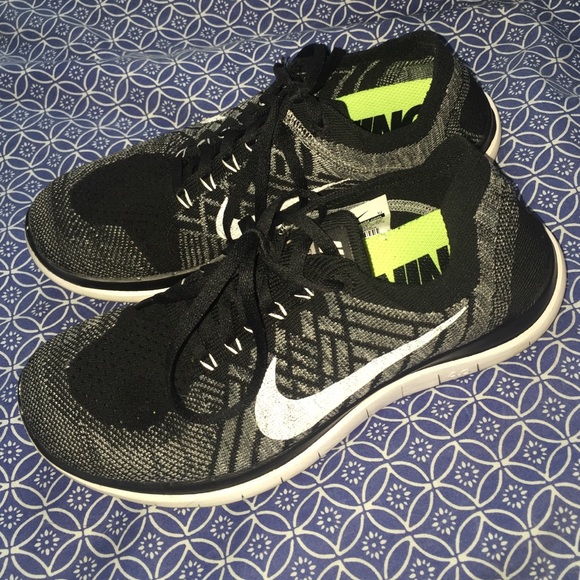 Nike Free Run 4.0 Sneakers