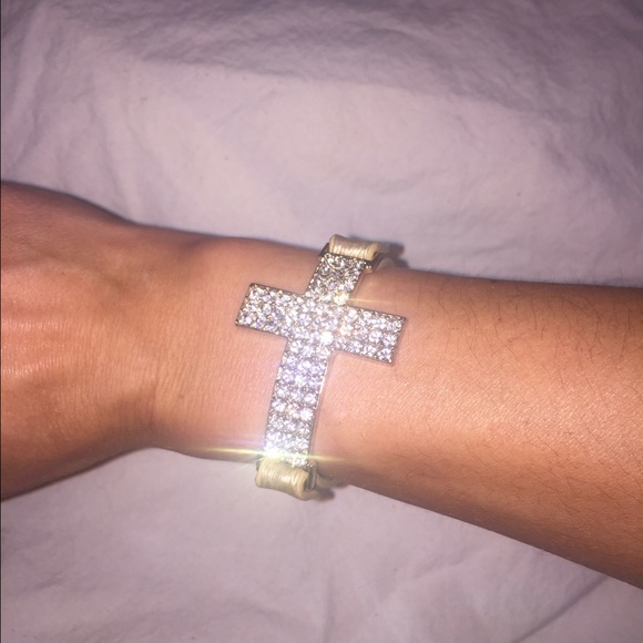 Gold rhinestone bracelet
