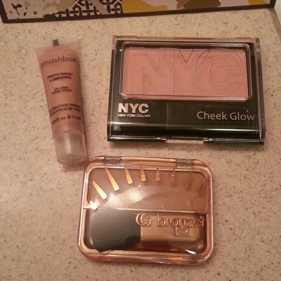 Other - 💄FINAL SALE💄NWOT Fresh Glow Makeup Trio