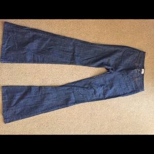 FreePeople. Highwaisted/bell bottom Jeans.