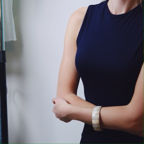 SOLD OUT Navy Sleeveless Midi - Picture 4 of 4
